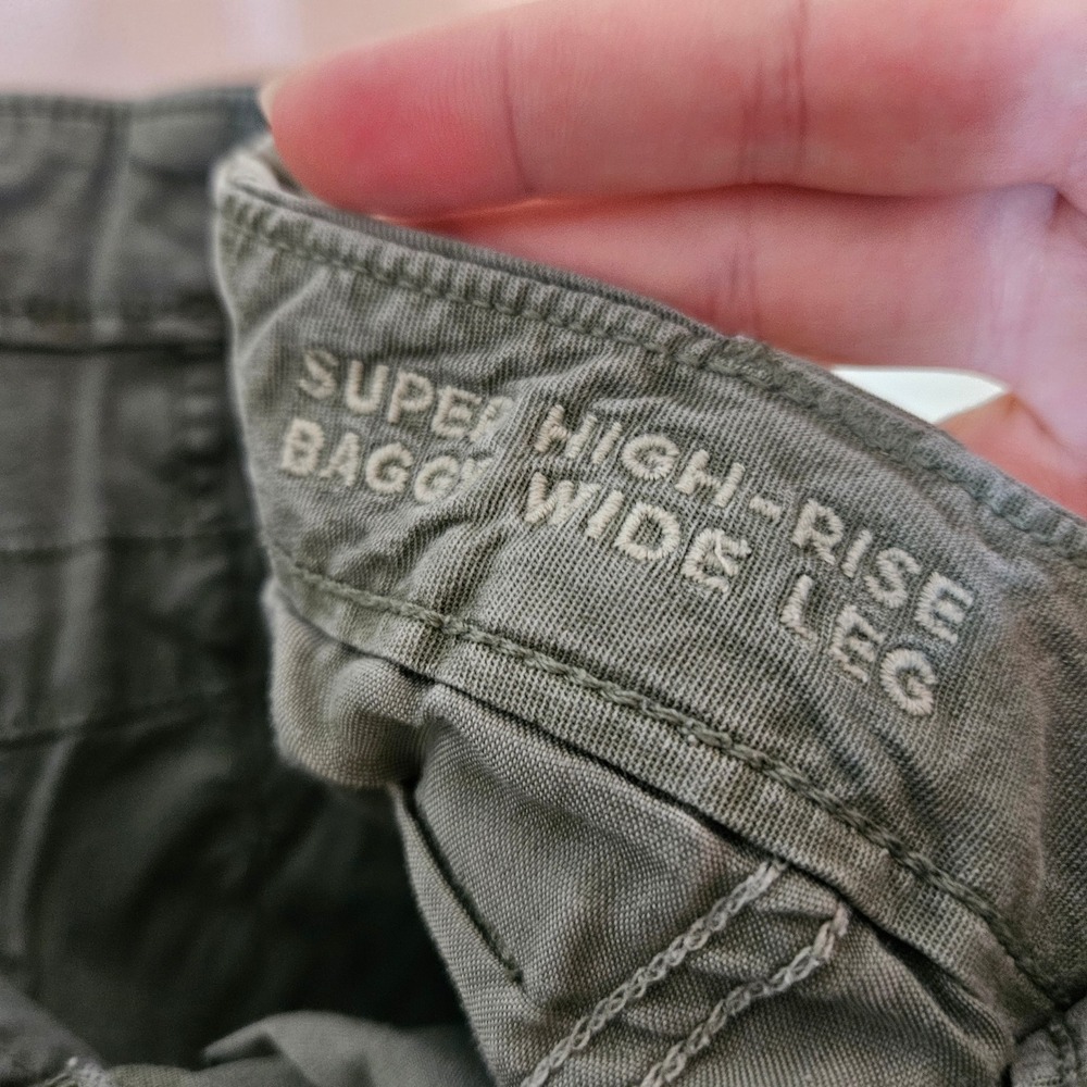 American Eagle Super High Rise Baggy Wide Leg Cargo Pants Women's 8 Long Utility - Picture 10 of 12